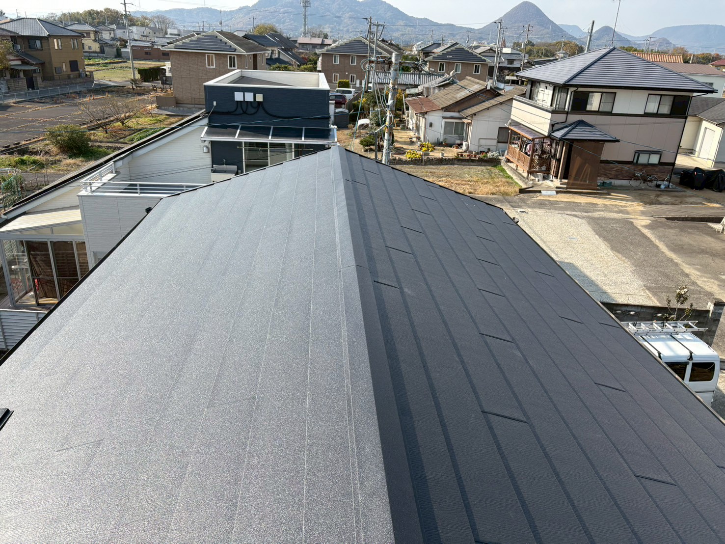 香川県高松市にて屋根修理〈瓦屋根からスーパーガルテクトへの葺き替え工事〉