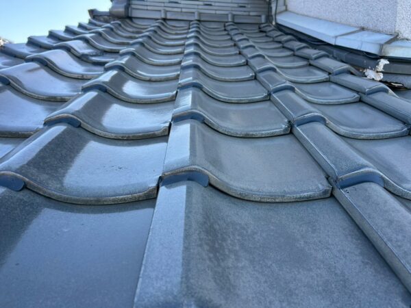 香川県高松市にて屋根修理〈瓦のひび割れ・漆喰の劣化〉の施工後写真