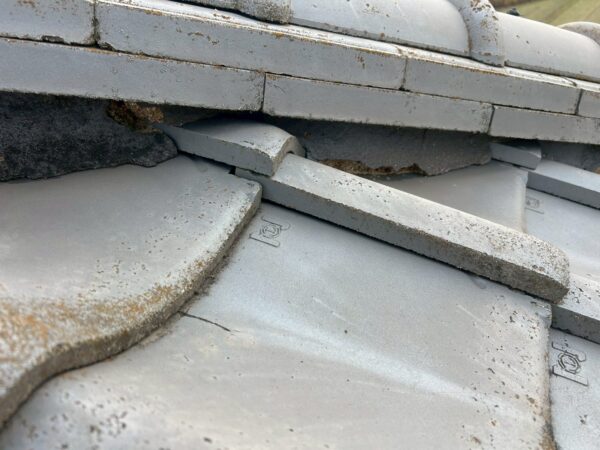 香川県高松市にて屋根修理〈瓦屋根の漆喰工事〉の施工前写真