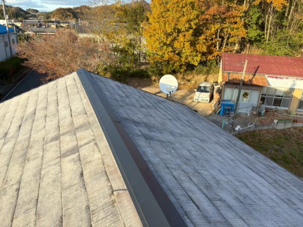 高松市にて築４５年の屋根修理〈錆びた棟板金を交換〉の施工後写真